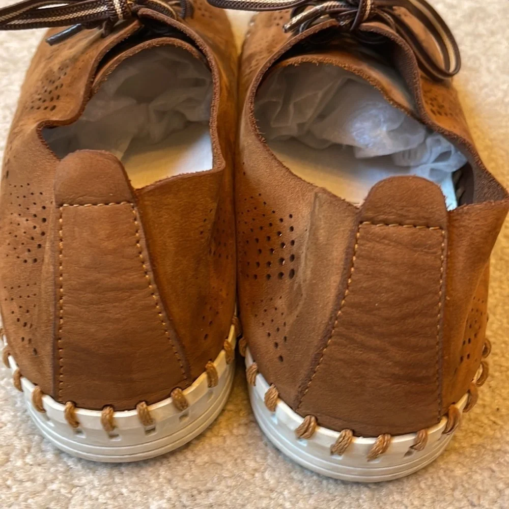 Eric Michael brown suede lace up shoes: